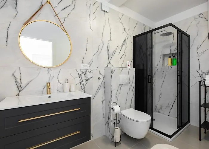 Anika* Brand New And Close To Apartamento Punat