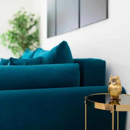 Anika* Brand New And Close To * Punat