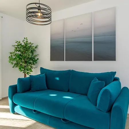 Lejlighed Anika* Brand New And Close To *