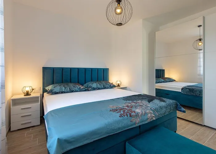 Anika* Brand New And Close To Lejlighed Punat