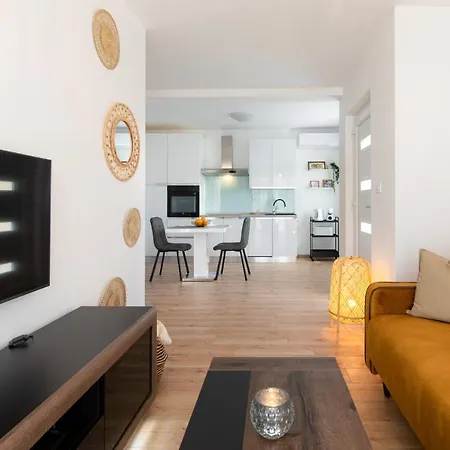 Apartman Anika* Brand New And Close To Punat
